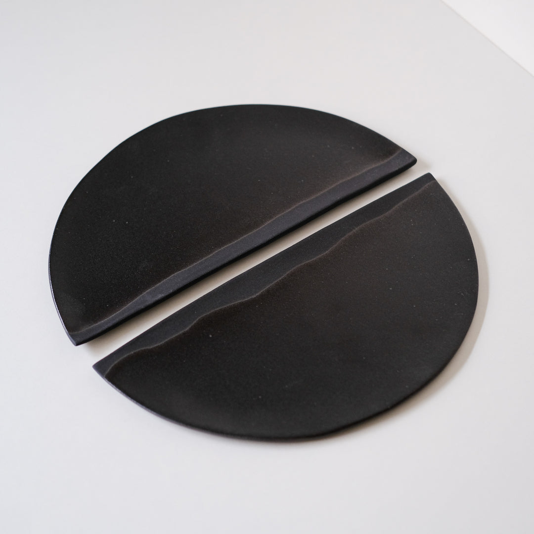 Simona Črn Black plates