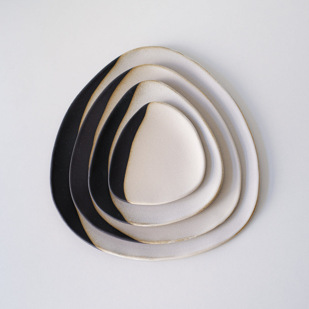 Eleonora Black and White Plates